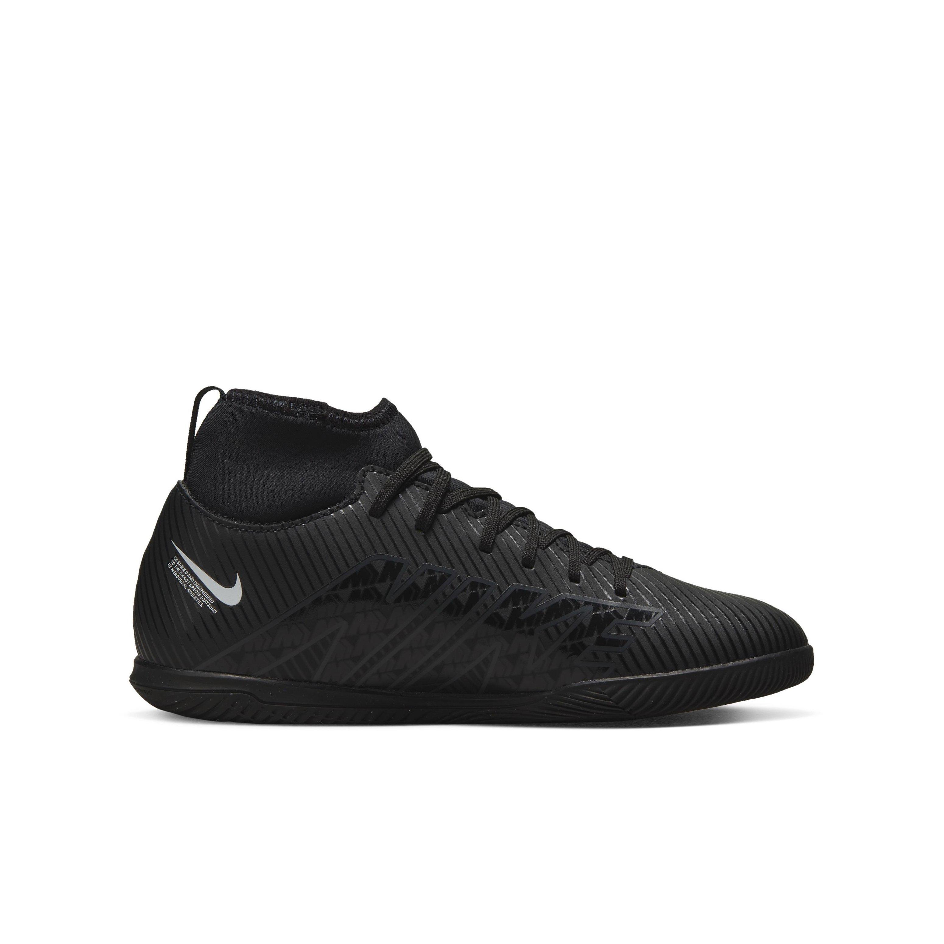 Indoor soccer outlet shoes hibbett sports